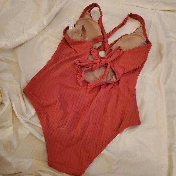 NWOT Kona Sol Plunge Tie-Back Ribbed Onepiece. Size Large - Picture 7 of 8